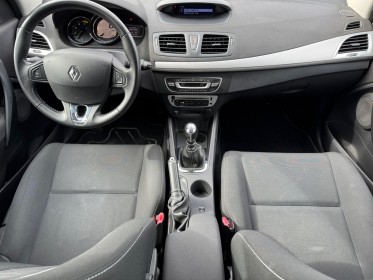 Renault megane iii coupe dci 110 energy intens bluetooth régulateur attelage radar ar garantie 12 mois occasion simplicicar...