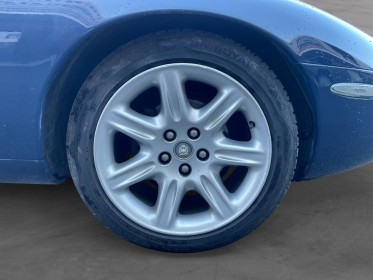 Jaguar xk8 4.0i v8 coupé française radio alpina cassettes cuir inserts bois occasion simplicicar genevois simplicicar...