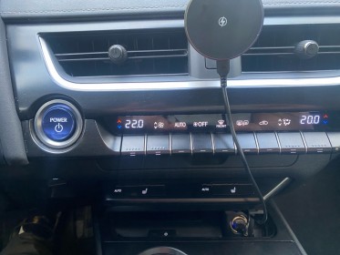 Lexus  ux 250h 2.0 vvt-ie  luxe pack entretien 2 ans inclus siège chauffant garantie 12 mois. occasion paris 17ème...