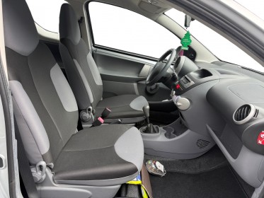 Peugeot 107 1.0e 12v 68ch blue lion urban occasion simplicicar les sables-d'olonne simplicicar simplicibike france