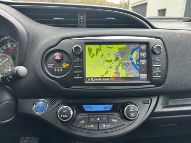 Toyota yaris hybride mc2 100h chic city nav rc18 garantie 12 mois occasion simplicicar vienne simplicicar simplicibike france