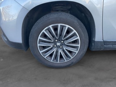 Peugeot 2008 1.2 puretech 110ch ss bvm5 allure / garantie 12 mois occasion osny simplicicar simplicibike france