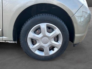 Dacia sandero 1.5 dci 85 eco2 lauréate garantie 12 mois occasion simplicicar evreux simplicicar simplicibike france