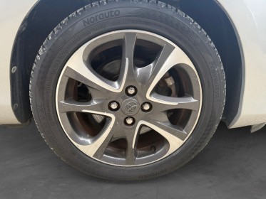 Toyota yaris hybride 100h graphic régulateur de vitesse caméra de recul bluetooth climatisation garantie 12 mois occasion...