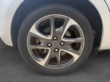 Toyota yaris hybride 100h graphic régulateur de vitesse caméra de recul bluetooth climatisation garantie 12 mois occasion...