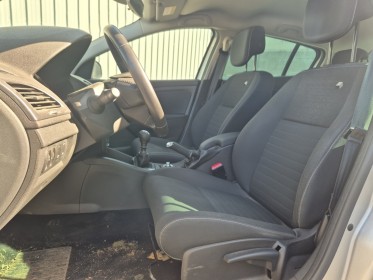 Renault megane iii berline tce 115 energy eco2 limited - garantie 12 mois occasion simplicicar arras  simplicicar...