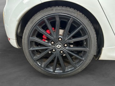 Renault clio iv 1.6 turbo 220 edc rs trophy - garantie 12 mois occasion simplicicar lyon ouest simplicicar simplicibike france