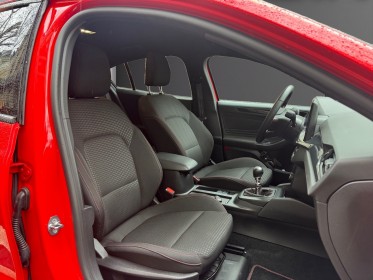 Ford focus 1.0 scti 12v ecoboost flexifuel mhev 125 cv st line carplay camera de recul entretien a jour garantie 12 mois...