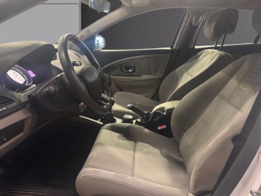 Renault megane iii berline 130ch tce dynamique euro 5 garantie 12 mois occasion montpellier (34) simplicicar simplicibike...