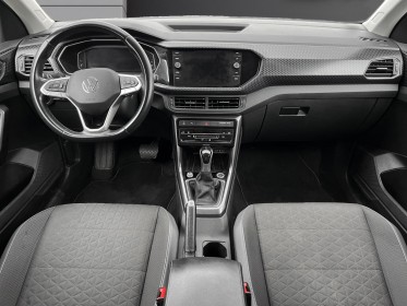 Volkswagen t-cross r-line 1.0 tsi 110 ch carplay palettes au volants virtual cockpit garantie 12 mois occasion simplicicar...