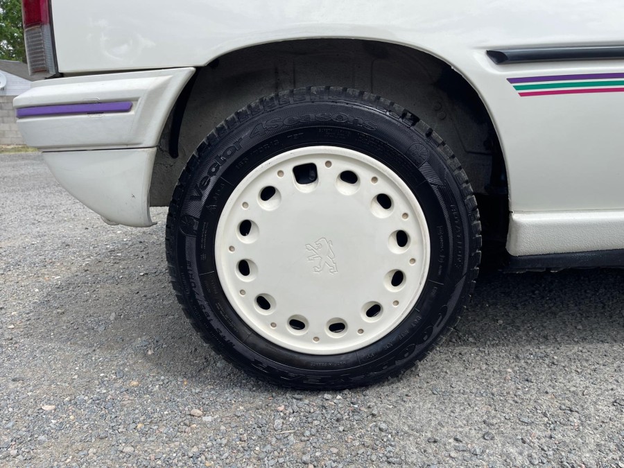 PEUGEOT d'occasion 205 CABRIOLET CG de 1991 Tours (37)﻿