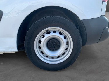 Citroen berlingo m bluehdi  100 ss  etg 6 club - clim - gps - radar de recul - garantie 12 mois europe occasion simplicicar...