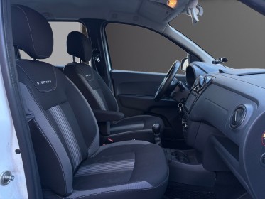 Dacia lodgy blue dci 115 7 places sl techroad  garantie 12mois occasion simplicicar lyon nord simplicicar simplicibike france