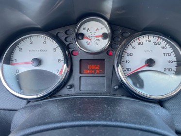 Peugeot 207 cc 1.6 vti 16v 120ch sport  distribution faite, garantie 12 mois occasion simplicicar lyon nord simplicicar...