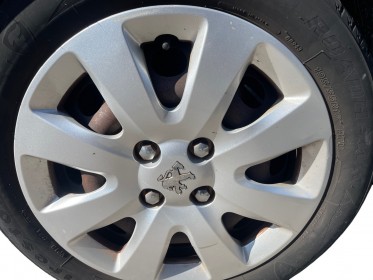 Peugeot 207 cc 1.6 vti 16v 120ch sport  distribution faite, garantie 12 mois occasion simplicicar lyon nord simplicicar...