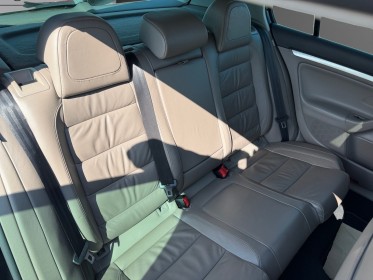 Volkswagen golf r32 3.2 v6 250 4motion dsg sièges chauffants toit ouvrant radar de recul occasion barberey simplicicar...