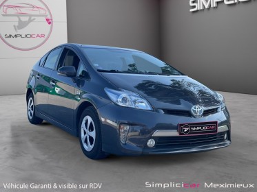 Toyota prius rechargeable plug-in hybrid 136h dynamic garantie 12 mois occasion simplicicar meximieux simplicicar...
