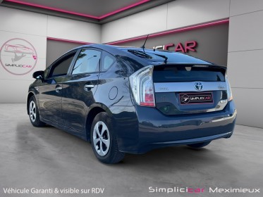 Toyota prius rechargeable plug-in hybrid 136h dynamic garantie 12 mois occasion simplicicar meximieux simplicicar...
