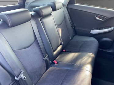 Toyota prius rechargeable plug-in hybrid 136h dynamic garantie 12 mois occasion simplicicar meximieux simplicicar...