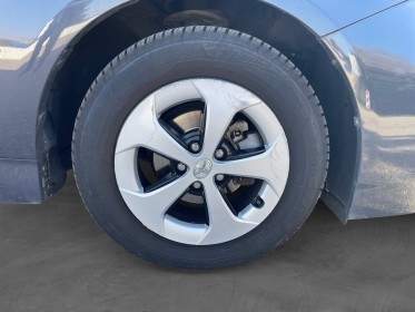 Toyota prius rechargeable plug-in hybrid 136h dynamic garantie 12 mois occasion simplicicar meximieux simplicicar...