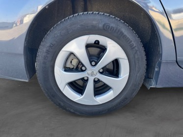 Toyota prius rechargeable plug-in hybrid 136h dynamic garantie 12 mois occasion simplicicar meximieux simplicicar...