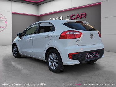 Kia rio 1.1 crdi 75 isg série limitée urban chic occasion simplicicar les sables-d'olonne simplicicar simplicibike france