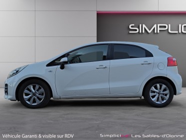 Kia rio 1.1 crdi 75 isg série limitée urban chic occasion simplicicar les sables-d'olonne simplicicar simplicibike france