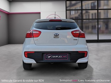 Kia rio 1.1 crdi 75 isg série limitée urban chic occasion simplicicar les sables-d'olonne simplicicar simplicibike france