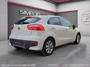 Kia rio 1.1 crdi 75 isg série limitée urban chic occasion simplicicar les sables-d'olonne simplicicar simplicibike france