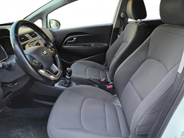 Kia rio 1.1 crdi 75 isg série limitée urban chic occasion simplicicar les sables-d'olonne simplicicar simplicibike france