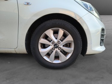 Kia rio 1.1 crdi 75 isg série limitée urban chic occasion simplicicar les sables-d'olonne simplicicar simplicibike france