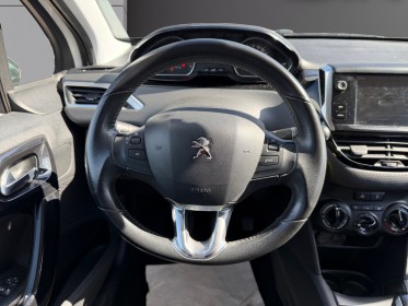 Peugeot 208 1.2 puretech 82ch bvm5 style radar de recul régulateur de vitesse distribution ok garantie 12 mois occasion...