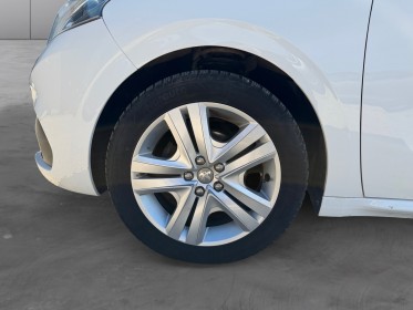 Peugeot 208 1.2 puretech 82ch bvm5 style radar de recul régulateur de vitesse distribution ok garantie 12 mois occasion...