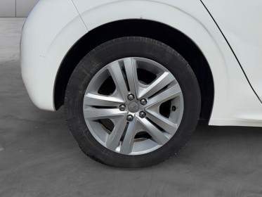 Peugeot 208 1.2 puretech 82ch bvm5 style radar de recul régulateur de vitesse distribution ok garantie 12 mois occasion...