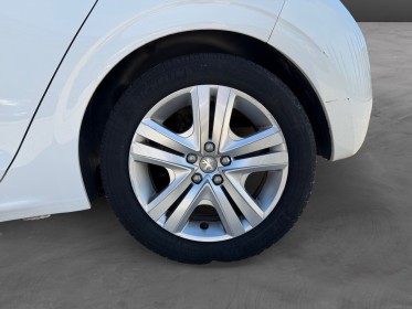 Peugeot 208 1.2 puretech 82ch bvm5 style radar de recul régulateur de vitesse distribution ok garantie 12 mois occasion...