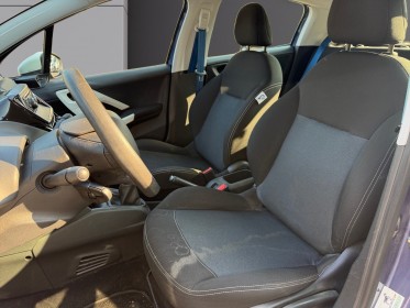 Peugeot 208 1.0 puretech 68ch bvm5 like bluetooth climatisation garantie 12 mois occasion simplicicar vernon simplicicar...