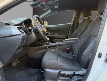 Toyota c-hr hybride my23 1.8l dynamic occasion cannes (06) simplicicar simplicibike france