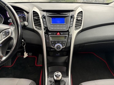 Hyundai i30 sw 1.6 crdi 110 blue drive intuitive / climatisation / radars arriÈres / bluetooth / factures / garantie 12 mois...