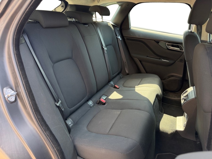 JAGUAR d'occasion F-PACE 2.0D 180 PRESTIGE AWD BA de 2018 Saint