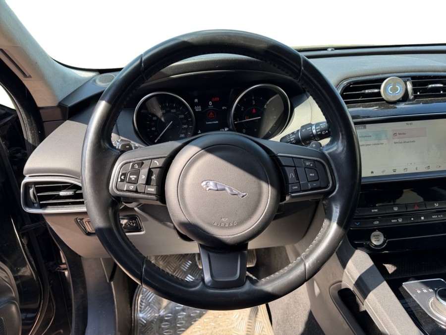 JAGUAR d'occasion F-PACE 2.0D 180 PRESTIGE AWD BA de 2018 Saint