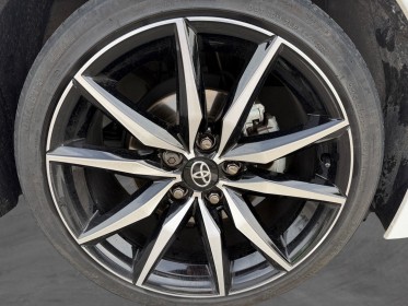 Toyota corolla hybride nouvelle 1er main gr sport 140ch suivit toyota occasion avignon (84) simplicicar simplicibike france