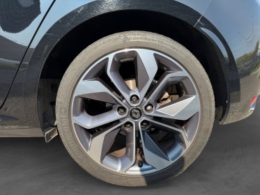 Renault megane iv berline tce 140 fap gt-line  garantie 12 mois   caméra de recul occasion simplicicar lyon nord simplicicar...