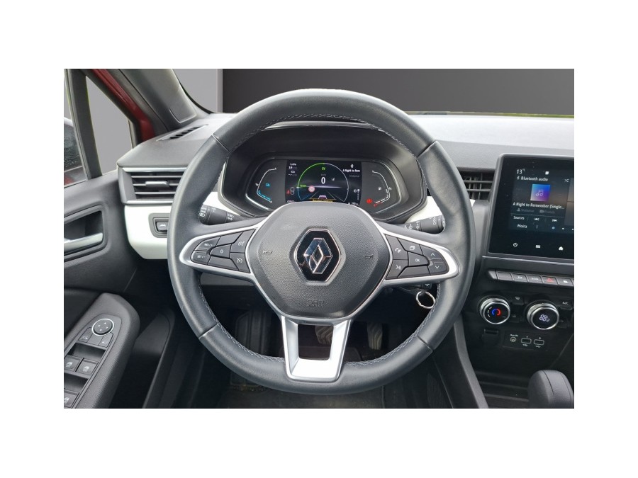 RENAULT d'occasion CLIO 1.6 E-TECH 145 EQUILIBRE de 2022 Champigny