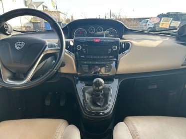 Lancia ypsilon 1.2 8v 69 ch stopstart gold / garantie 12 mois occasion simplicicar rouen simplicicar simplicibike france