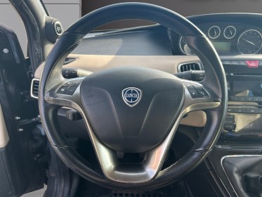 Lancia ypsilon 1.2 8v 69 ch stopstart gold / garantie 12 mois occasion simplicicar rouen simplicicar simplicibike france