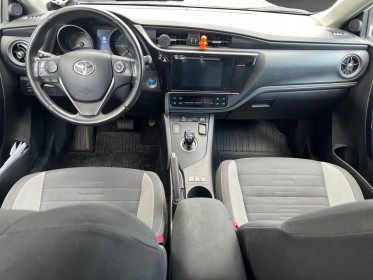 Toyota auris hybride 136h tendance occasion simplicicar toulon ouest simplicicar simplicibike france