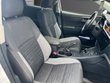 Toyota auris hybride 136h tendance occasion simplicicar toulon ouest simplicicar simplicibike france