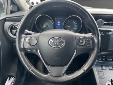 Toyota auris hybride 136h tendance occasion simplicicar toulon ouest simplicicar simplicibike france