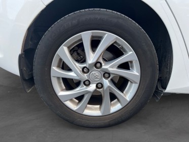 Toyota auris hybride 136h tendance occasion simplicicar toulon ouest simplicicar simplicibike france