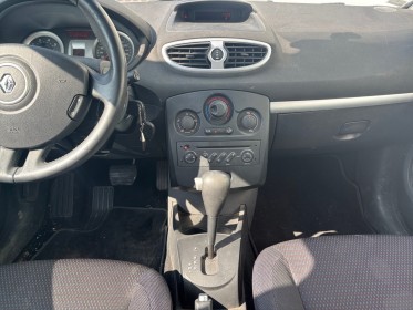 Renault clio iii 1.6 16v 110 confort pack clim dynamique a occasion simplicicar lagny  simplicicar simplicibike france